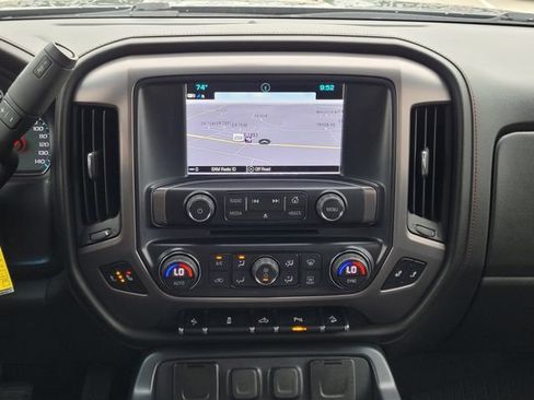 Used 2018 GMC Sierra 1500 SLT AWD/4WD image 16