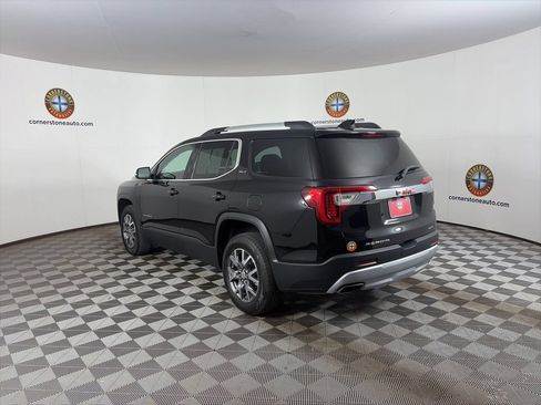 Used 2023 GMC Acadia SLT AWD/4WD image 3