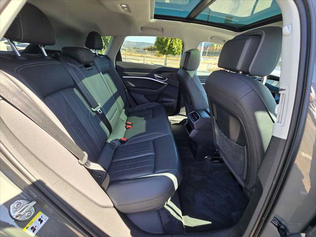 Used 2024 Audi Q8 e-tron Premium AWD/4WD image 12