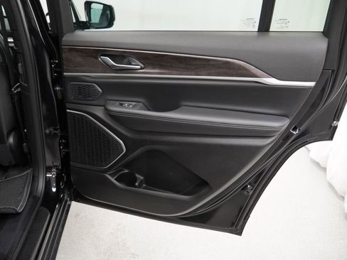 New 2026 Jeep Grand Cherokee L Limited AWD/4WD image 32