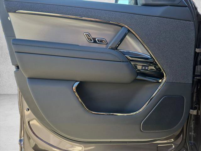 New 2027 Land Rover Range Rover Sport Dynamic SE AWD/4WD image 9