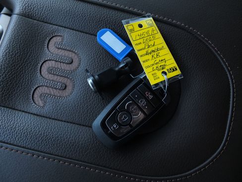 Used 2025 Ford Expedition King Ranch image 33