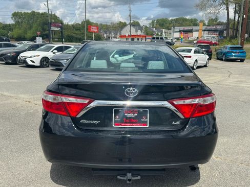 Used 2016 Toyota Camry LE image 6