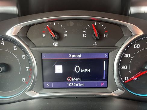 Used 2021 Chevrolet Traverse LT w/ LT Premium Package FWD image 3