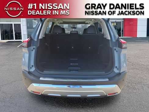 Used 2023 Nissan Rogue Platinum w/ Platinum Premium Package FWD image 8