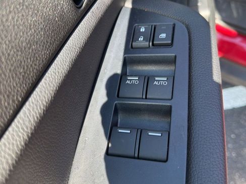 Used 2025 Honda Ridgeline Sport image 12