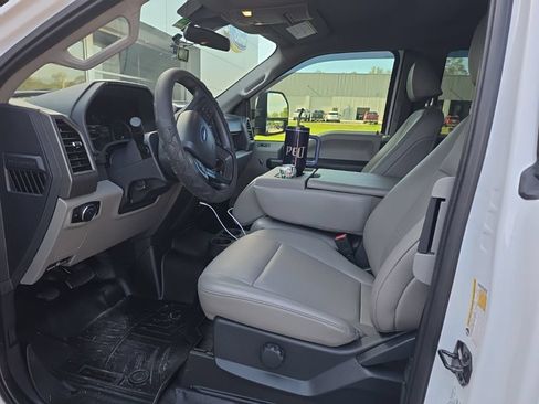 Used 2022 Ford F250 XL w/ Power Equipment Group AWD/4WD image 6