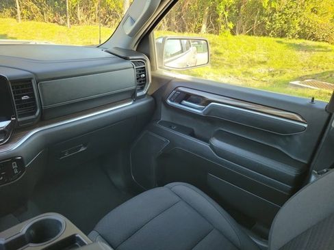 Used 2025 Chevrolet Silverado 1500 LT image 18