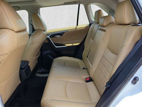 Used 2020 Toyota RAV4 XLE Premium FWD image 14