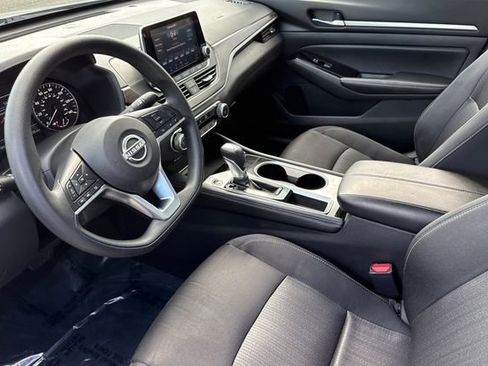 Used 2023 Nissan Altima 2.5 SV FWD image 10