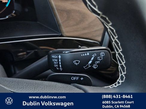 Used 2024 Volkswagen Atlas SE FWD image 21
