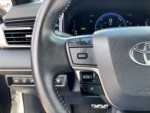 Used 2025 Toyota Camry SE image 45