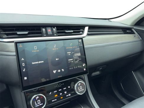 Used 2023 Jaguar F-PACE S image 23