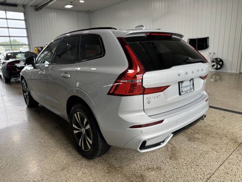 Used 2024 Volvo XC60 B5 Core image 40