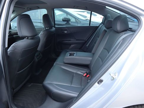 Used 2015 Honda Accord EX-L image 10