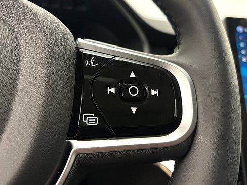New 2026 Volvo XC90 B5 Core AWD/4WD image 40