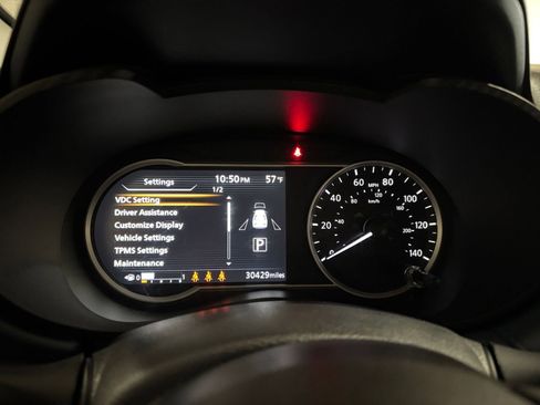 Used 2025 Nissan Versa SV FWD image 38