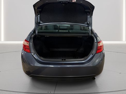 Used 2018 Toyota Corolla LE FWD image 16