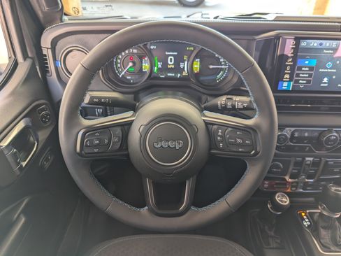 Used 2025 Jeep Wrangler Unlimited Rubicon 4xe w/ Convenience Group image 23