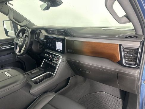Used 2025 GMC Sierra 2500 Denali w/ Denali Reserve Package image 14