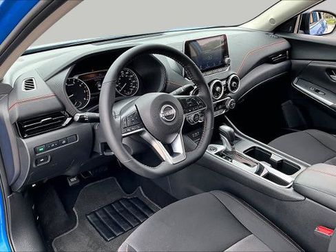Certified 2025 Nissan Sentra SR FWD image 18