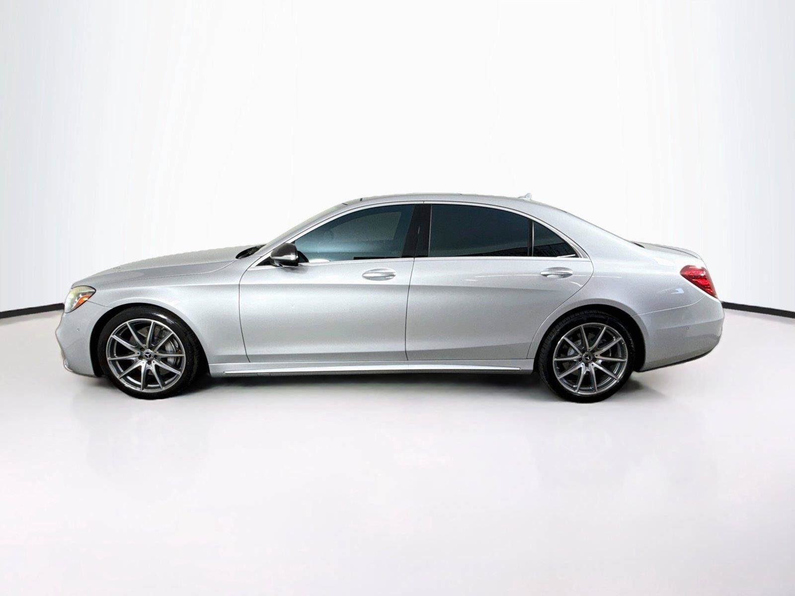Used 2019 Mercedes-Benz S 450 Sedan image 2