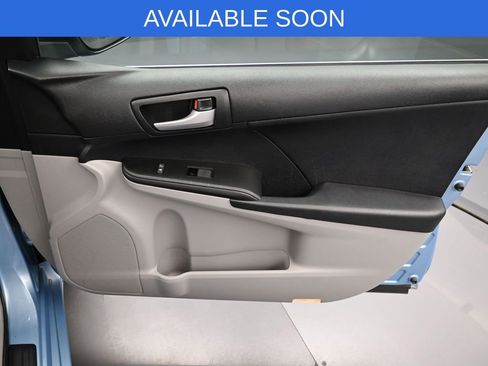 Used 2012 Toyota Camry LE image 32