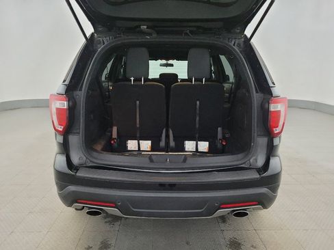Used 2018 Ford Explorer XLT image 29