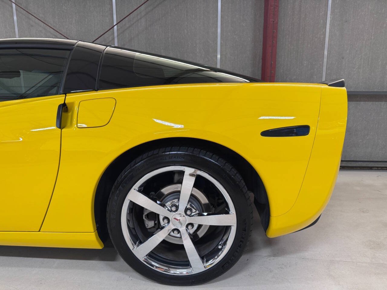 Used 2008 Chevrolet Corvette Coupe w/ Preferred Equipment Group RWD image 11