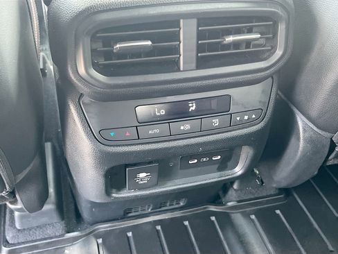 Used 2025 Honda Pilot TrailSport image 26