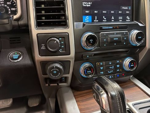 Used 2017 Ford F150 Lariat w/ Equipment Group 502A Luxury AWD/4WD image 18