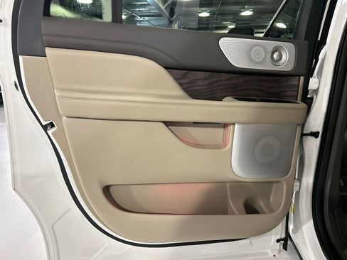 Certified 2022 Lincoln Navigator L Reserve AWD/4WD image 22