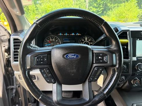 Used 2017 Ford F150 XLT w/ Equipment Group 302A Luxury AWD/4WD image 16
