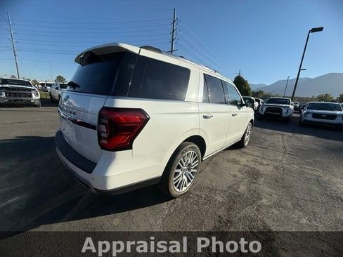 Used 2023 Ford Expedition Limited AWD/4WD image 7