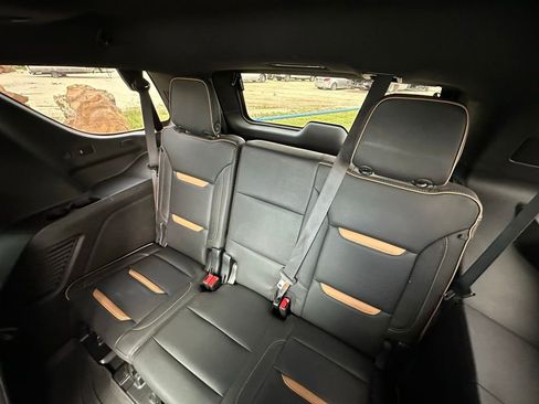 Used 2023 GMC Yukon AT4 AWD/4WD image 30