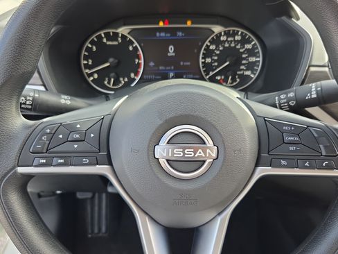 Used 2025 Nissan Altima 2.5 SV FWD image 26
