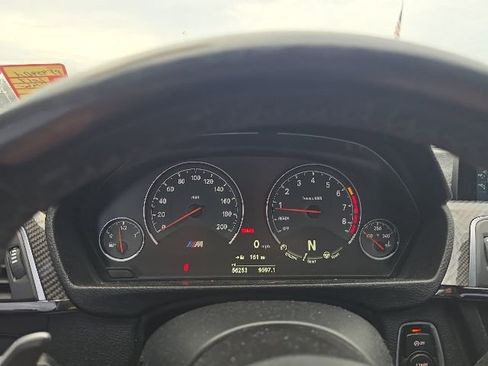 Used 2017 BMW M4 Coupe RWD image 11