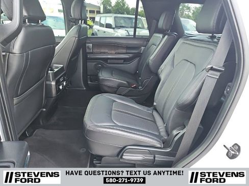 Used 2018 Ford Expedition Limited w/ Equipment Group 301A AWD/4WD image 28