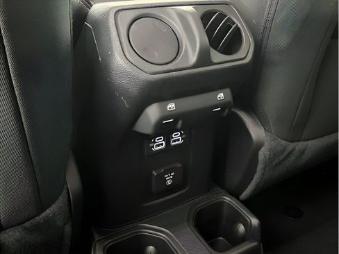 Used 2021 Jeep Wrangler Unlimited Sahara AWD/4WD image 24