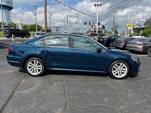 Used 2018 Volkswagen Passat 2.0T SE FWD image 5