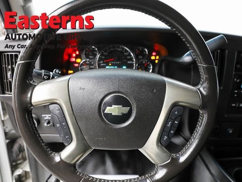 Used 2018 Chevrolet Express 2500 w/ Enhanced Convenience Package image 10