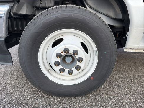 New 2026 Ford E-450 and Econoline 450 Super Duty w/ Driver's Safety Package image 20