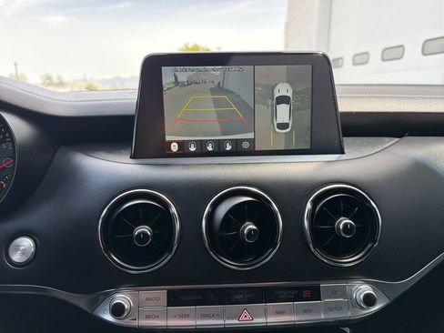 Used 2019 Kia Stinger GT2 image 16