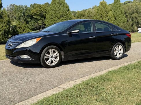 Used 2013 Hyundai Sonata Limited FWD image 2