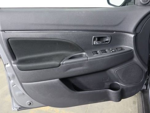 Used 2025 Mitsubishi Outlander Sport ES AWD/4WD image 19