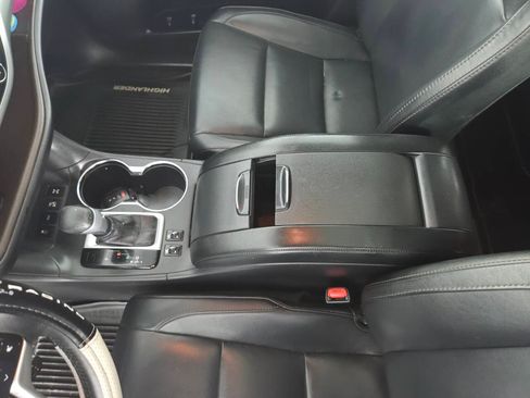 Used 2016 Toyota Highlander XLE AWD/4WD image 17