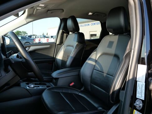 Used 2024 Ford Escape Platinum AWD/4WD image 10
