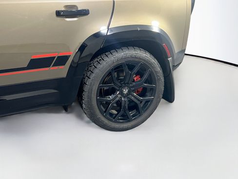 Used 2021 Land Rover Defender 110 X image 31