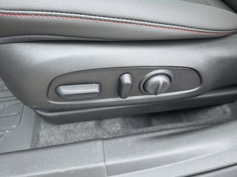 New 2026 Chevrolet Trax RS w/ Sunroof Package image 18