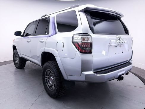 Used 2022 Toyota 4Runner SR5 Premium w/ Moonroof Package AWD/4WD image 15